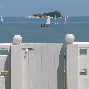  Privatunterkunft G&t's Beach Front